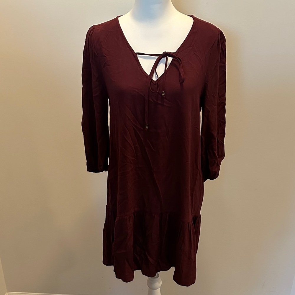 Chic Burgundy V-Neck Dress
